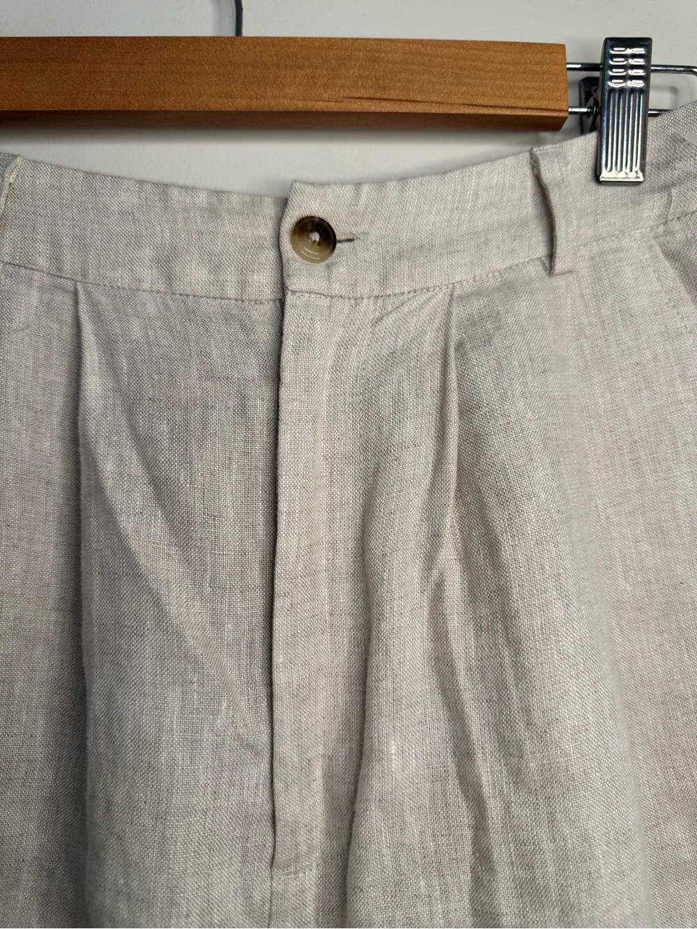 REFORMATION Mason Linen Trousers in Oatmeal 2 - Picture 4 of 11